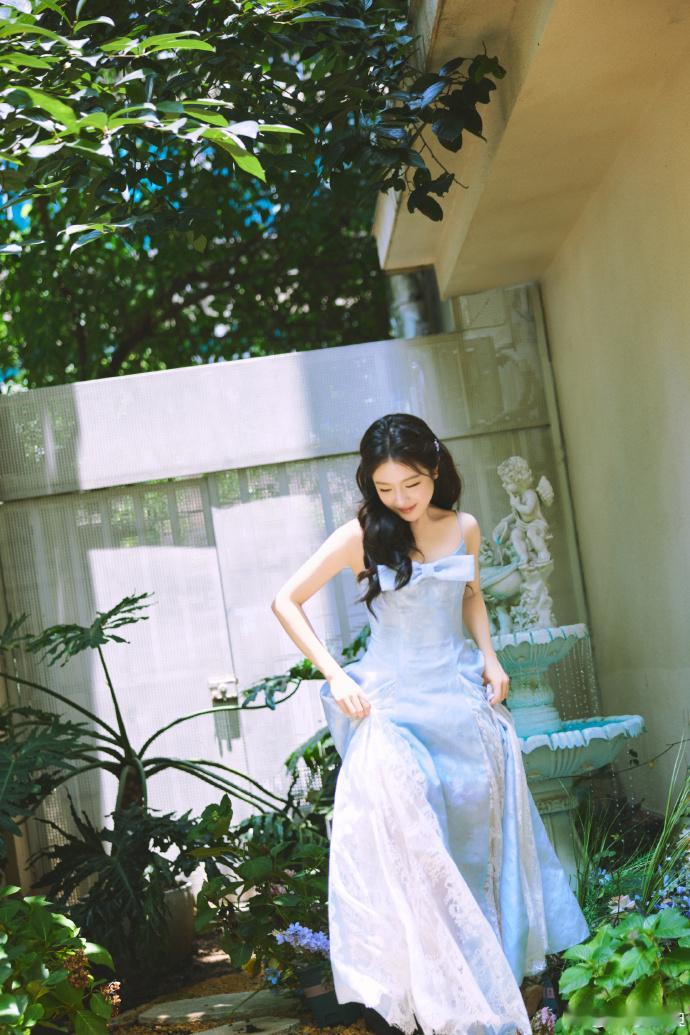 李兰迪hi6两套造型李兰迪我保证你是公主 李兰迪hi6两套造型都好美呀，一套是我