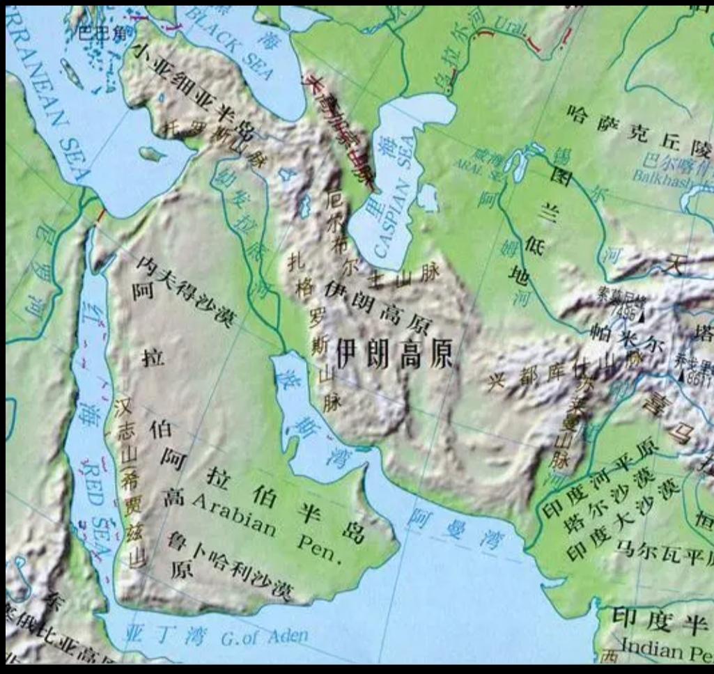 伊朗高原遍布山地与沟壑，地形起伏多变，具备良好的防御纵深与战术回旋空间，但也为地