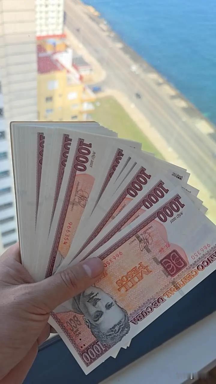 感受下古巴🇨🇺的生活水平
前方发来消息
古巴一个数学老师，月工资5000古巴