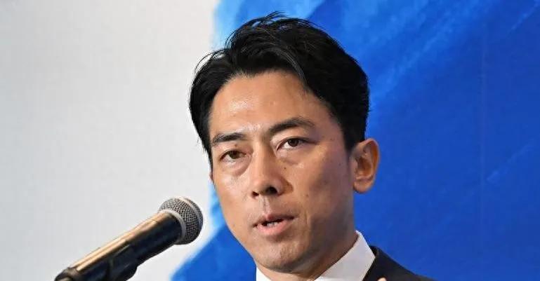 日本防卫大臣小泉进次郎在富士电视台节目上公开表示，高市早苗首相将于年底就修订包括