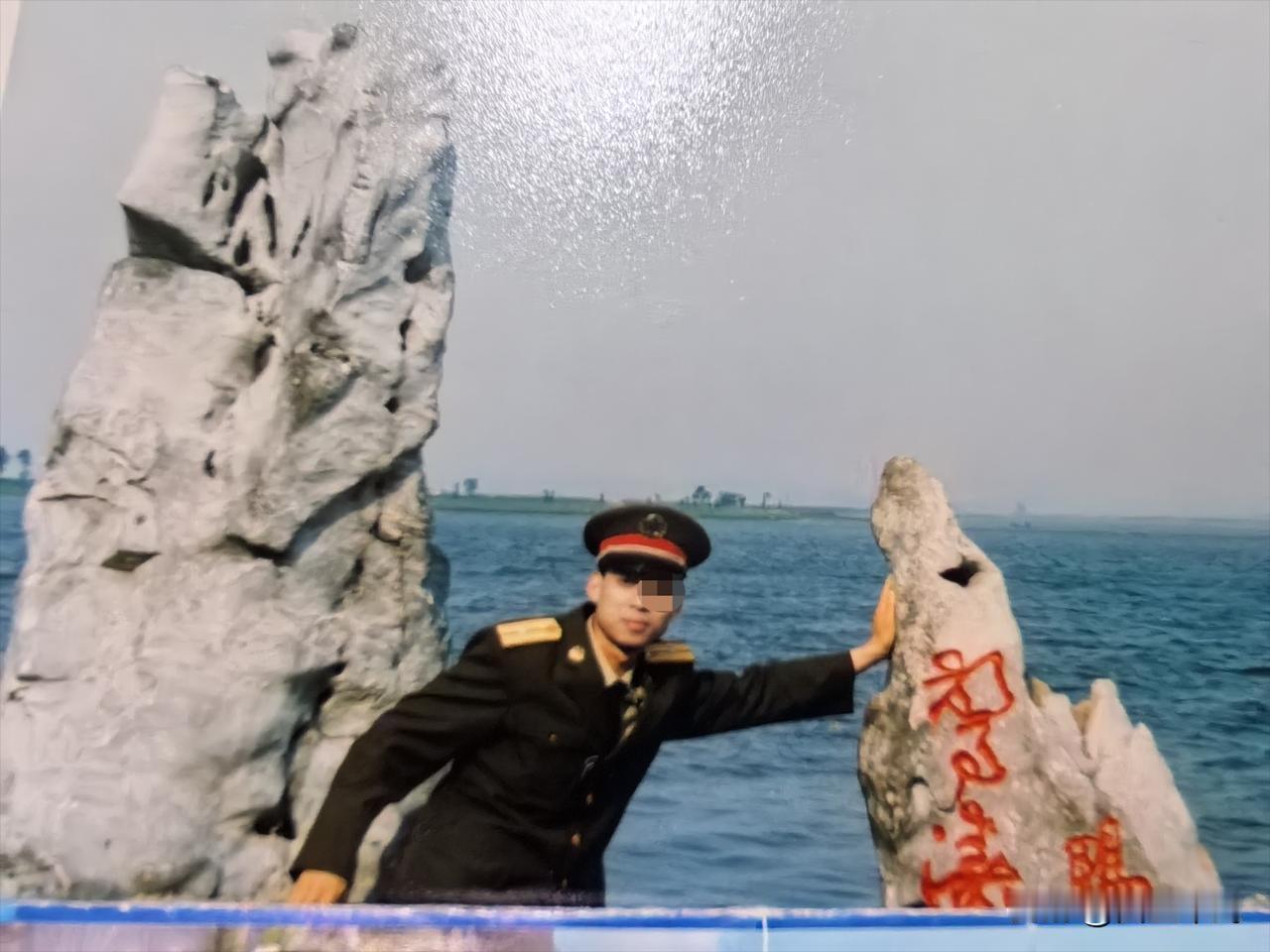那是97年7月一个周末，我接到军区报社编辑部约稿电话，让我写篇介绍辽宁省丹东抗美