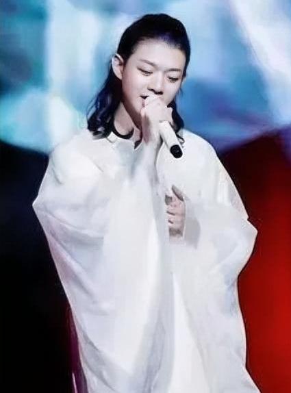 霍尊演贾宝玉有不同意的吗？我觉得蛮行，贾宝玉的清秀乖巧，多情纯真，天生一副女儿相