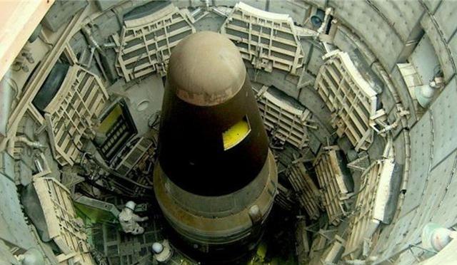 假如美国先对中国发射200枚核弹，中国有反击的能力吗？不夸张的说，没等他们打完2