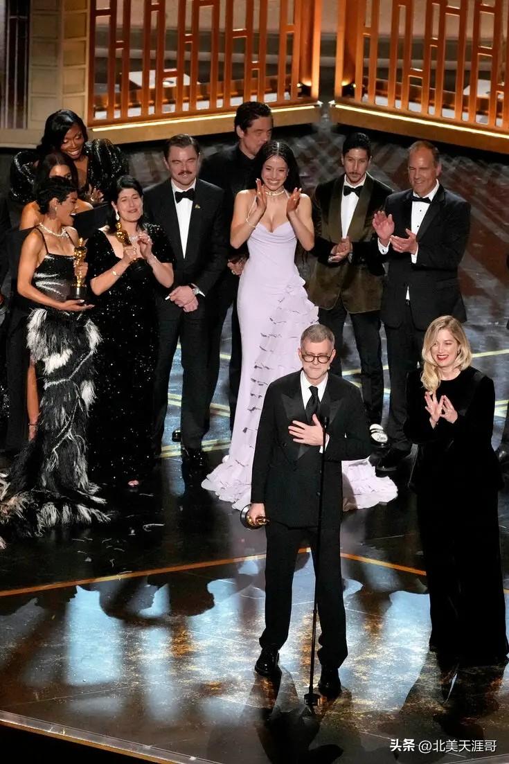 第98届奥斯卡小金人最新出炉

本届奥斯卡金像奖爆出了最大的热门，电影《一战再战