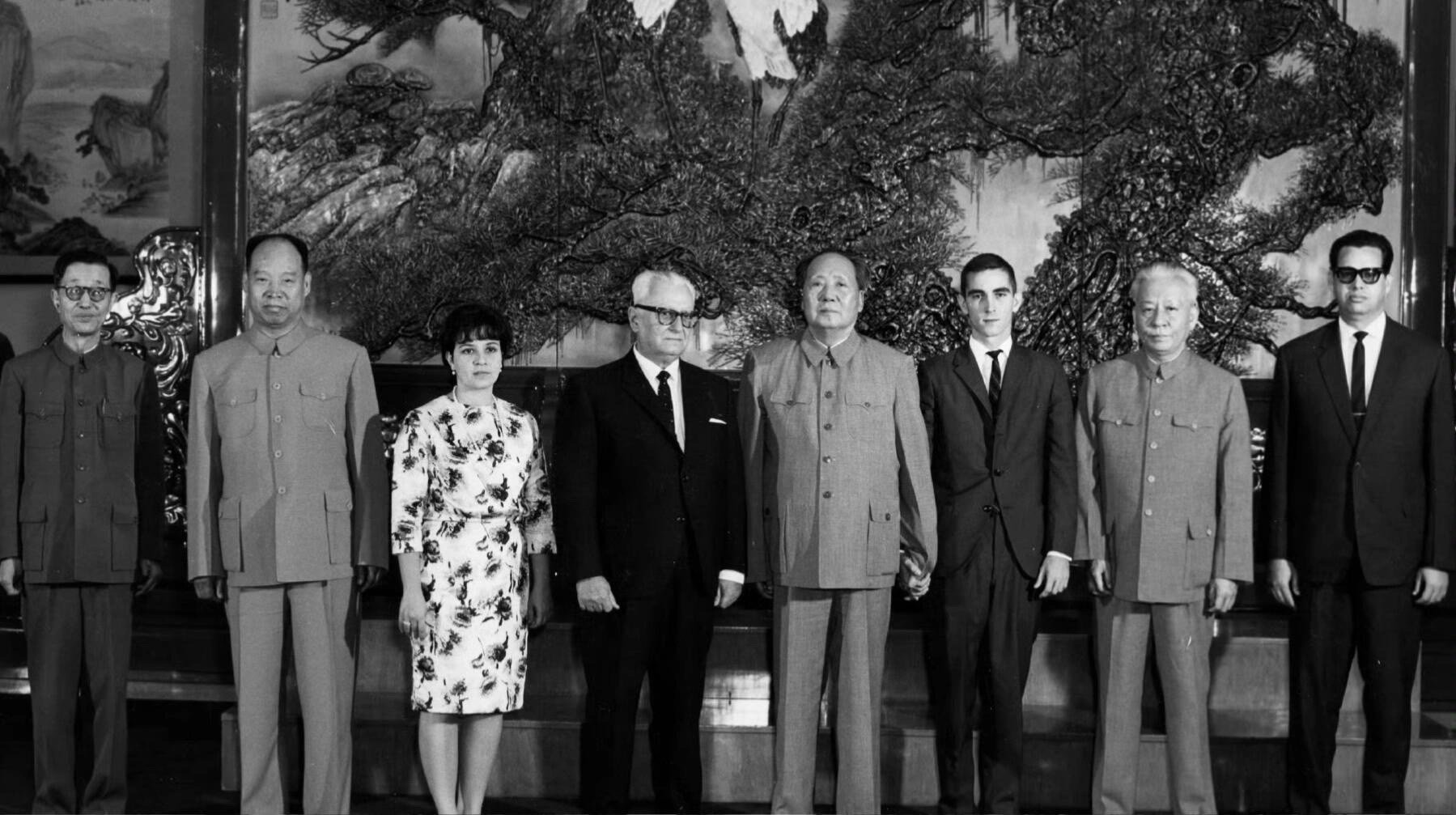 1965年9月30日，毛泽东主席等领导同志接见古巴最高法院院长恩里克·哈特·拉米