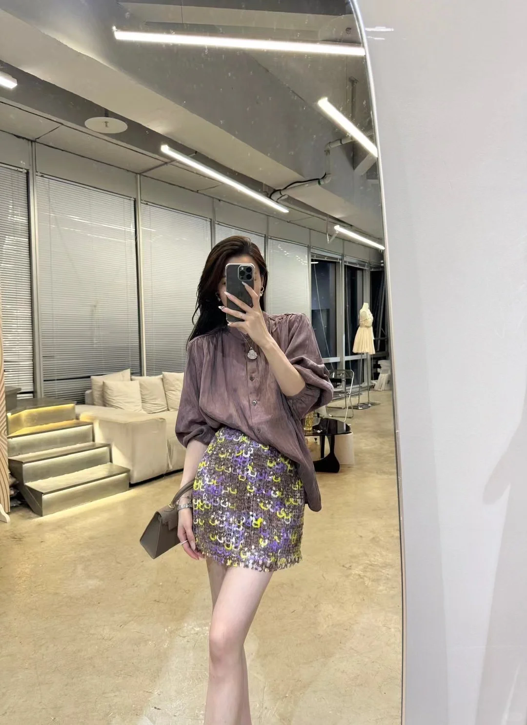 今天做气质姐姐 穿天丝面料 小紫很贵气💓
