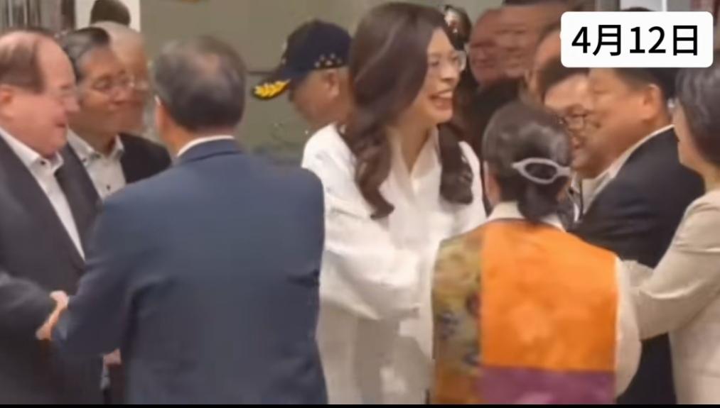 中国航空相送，郑丽文抵台，万里长征成功开局！
12日，为时6天的大陆访问之旅，在