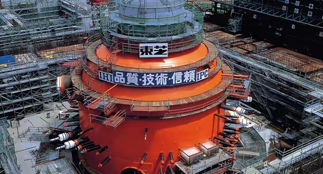 日本扩大武器出口这事儿太危险了，绝对是全球稳定的搅局者。2026年2月，日本自民