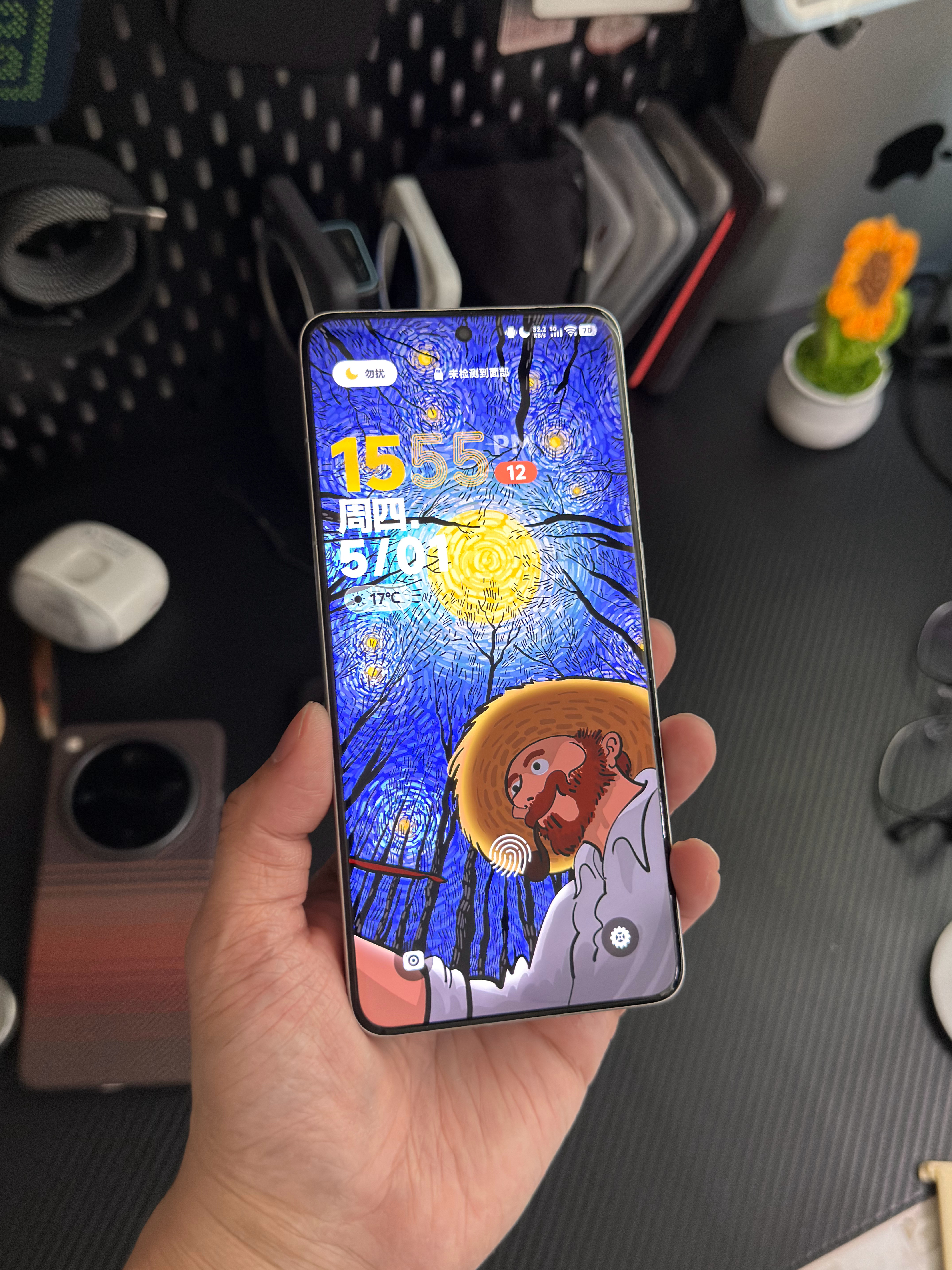 给vivo X200 Ultra换了个锁屏主题，顺眼多了… ​​​