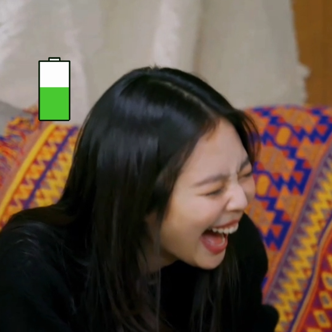 i人社交时用尽最后一丝能量对别人笑之后完全是本人 