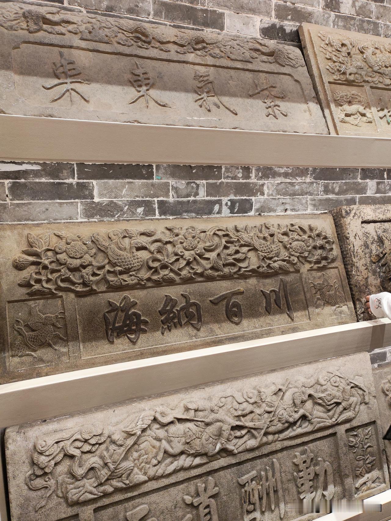 上联：前前后后前后矛盾。敬请应对对联是传统文化，这个我对：左左右右左右逢源。