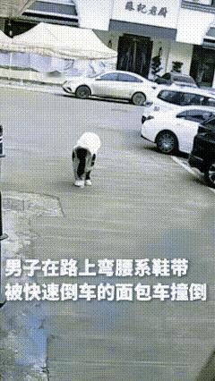 这个人的身手太敏捷了，完全靠着自己的身体素质和反应能力，避免了更大的伤害，这如果