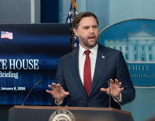 炸锅！美国共和党保守派亮底牌，直接“内定”万斯，力推他角逐下届总统，特朗普接班人