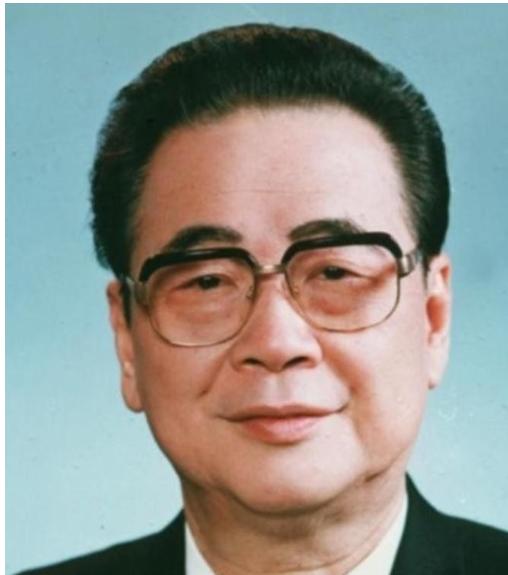 1992年，98岁邓颖超弥留之际，秘书凑到耳边说了一句话，她拼尽最后一口气喊出两