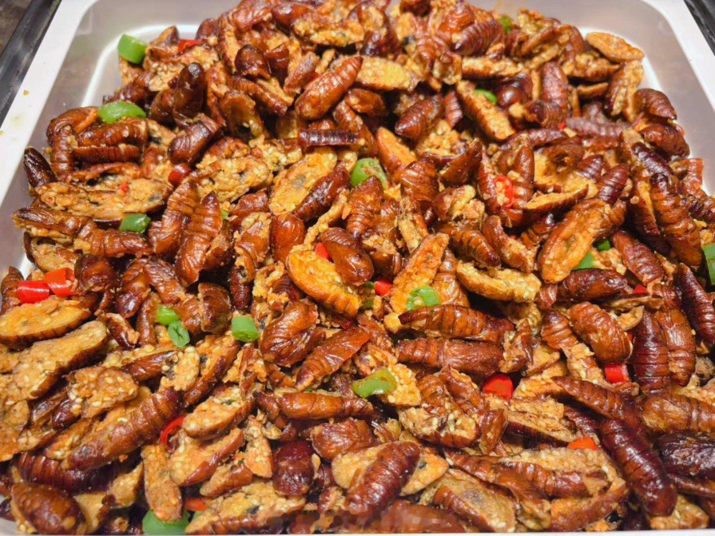 今天不猜车了，猜 暗黑料理  ，变态食材。 