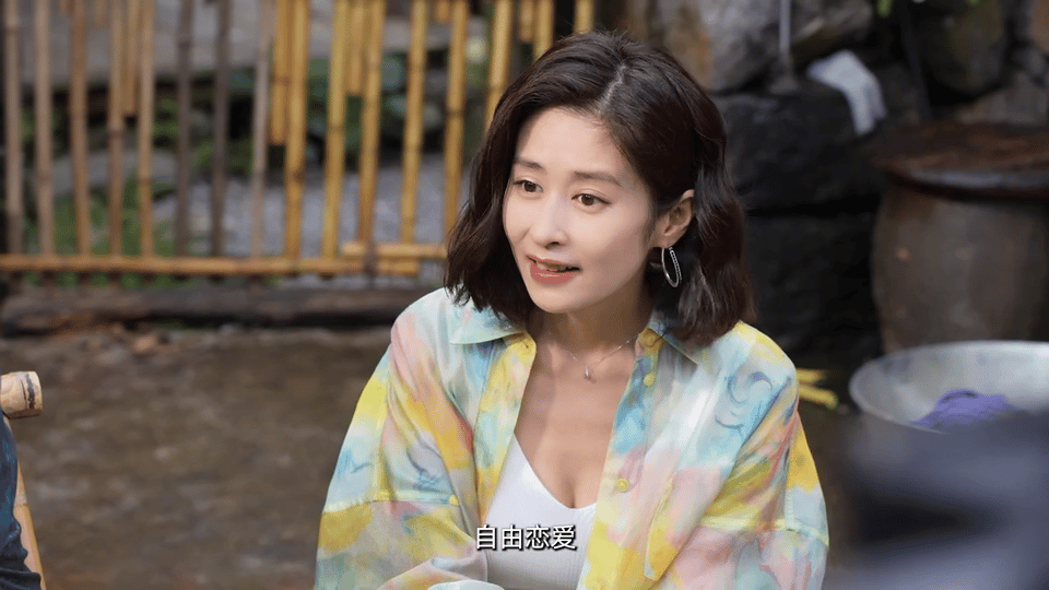颖儿演完三姐演二姐颖儿从三姐升级成二姐了，这也忒有缘分了[心][good] ​​