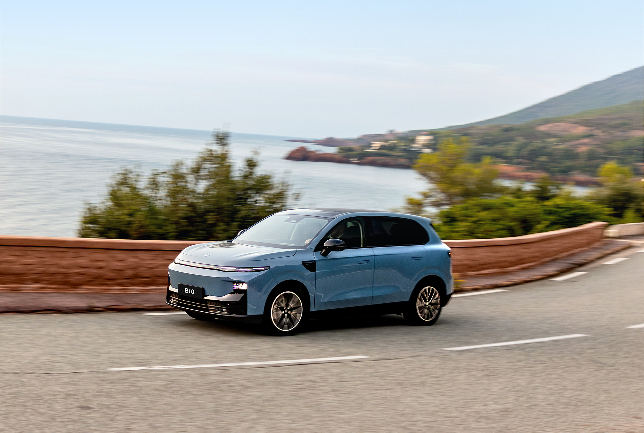 零跑B10 欧洲上市，一组山野大片诚意奉上实不相瞒，也就看了亿遍而已🤩每一帧都