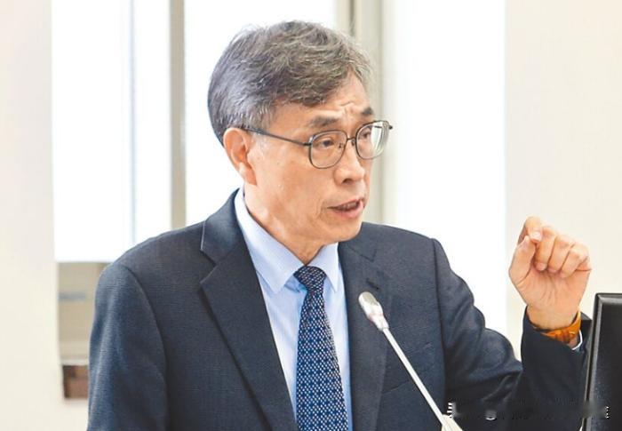 台湾"大手笔"买美农产，蓝营忧心：农民成牺牲品！
 
最近，台"农业部长"陈骏季