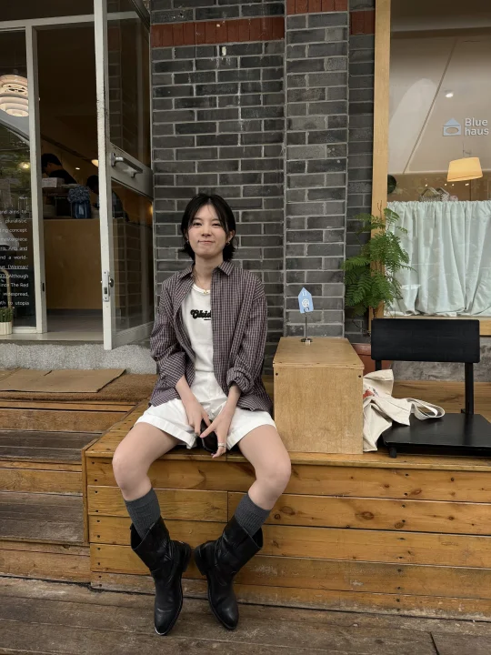 上下都基础 表情就不基础🤪
