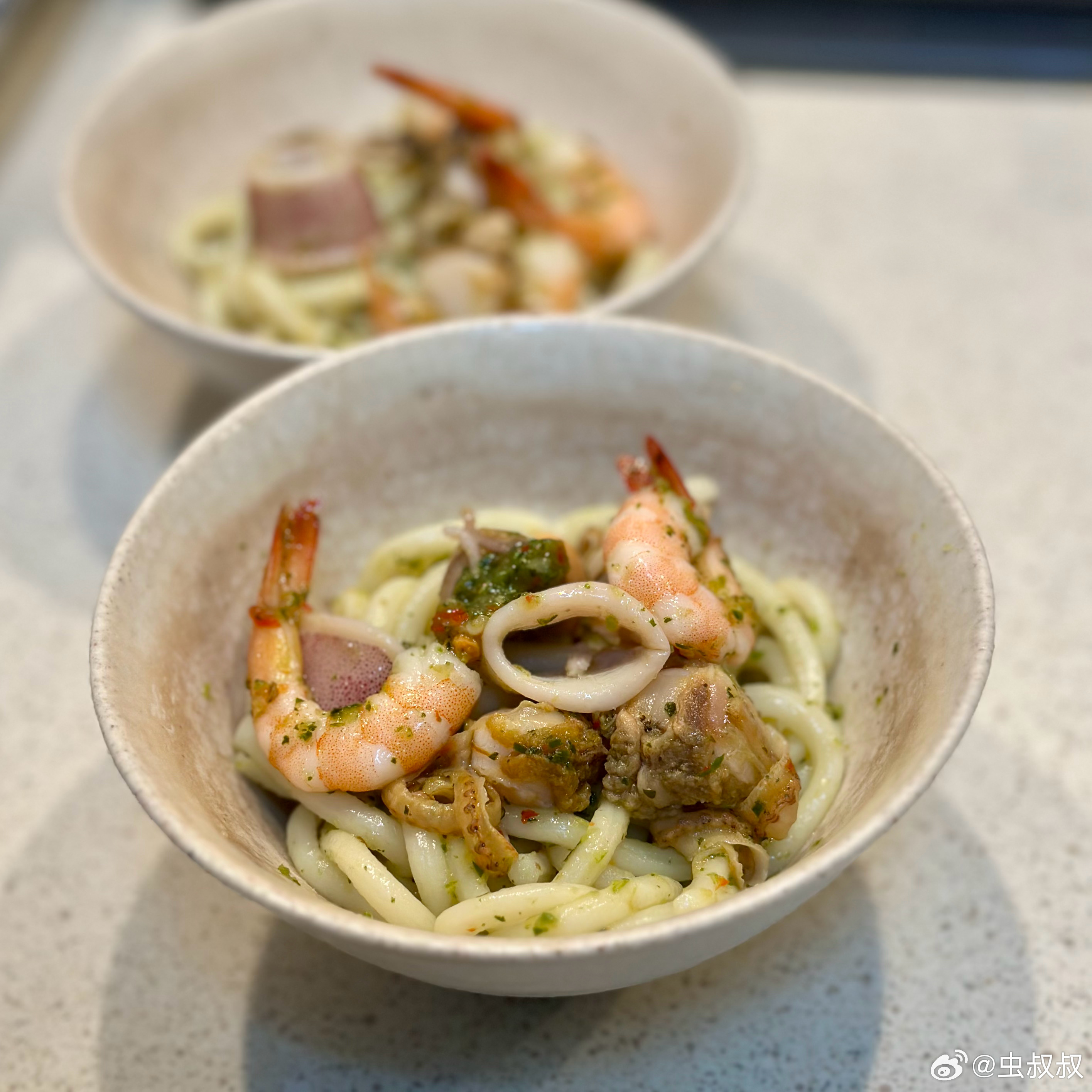 红烧牛肉牛蹄筋干拌粉，菜巨多几乎无油版。贵州煳辣椒蘸水蘸蒸茄子，零油。泰式小海鲜