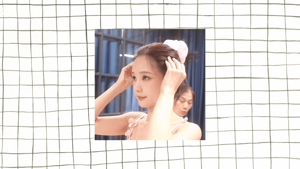 李一桐试装vlog不拿我们当外人李一桐这试妆vlog跟现场超前观看有啥区别[期待