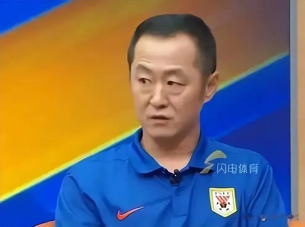 泰山领队范学伟说，夏窗想换两三名外援，是不懂球的表现。因为中超的外援政策是注6上