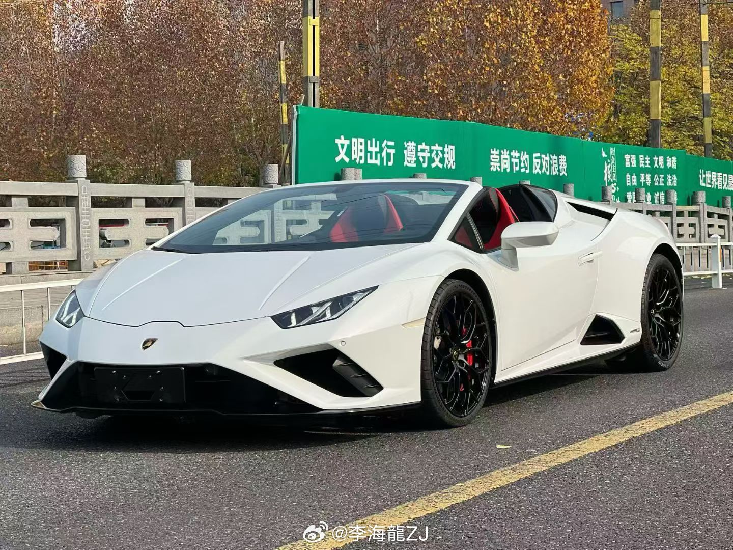 新到 兰博基尼 Huracan EVO Spyder飓风 EVO 敞篷 白外红内