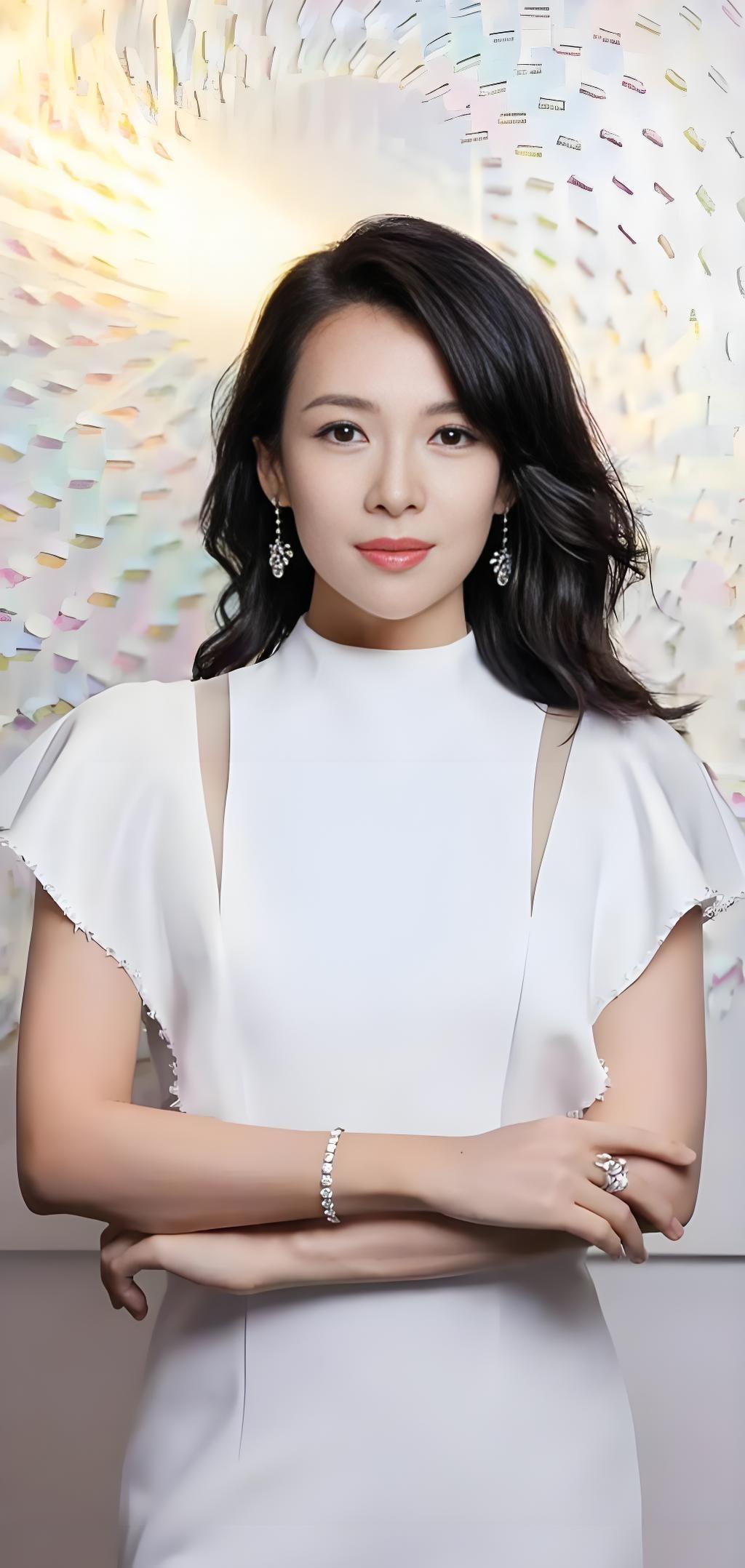 章子怡离婚两年，事业开挂财富自由，她为何不再婚？
章子怡离婚两年多了，大家一直猜