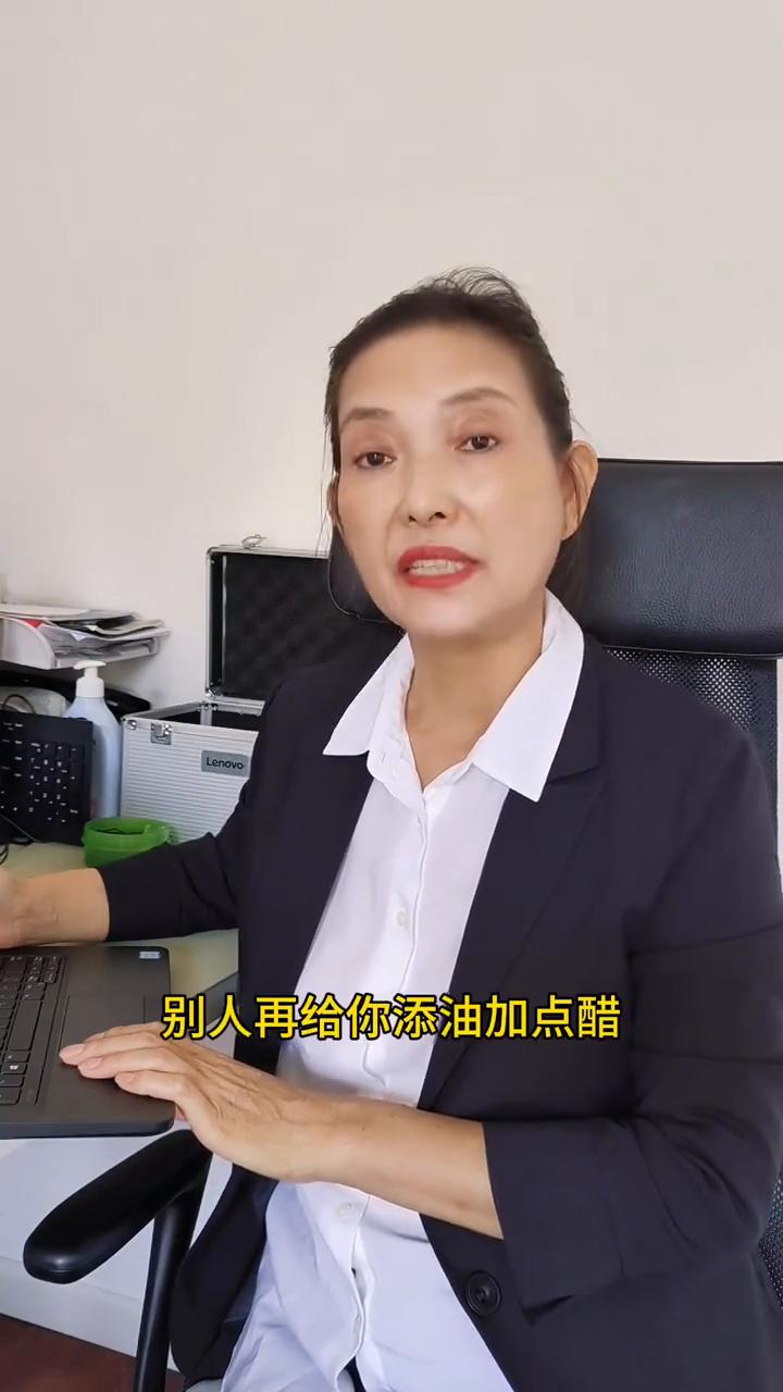 现在上班根本不用带饭，有老板画的饼，同事给的瓜，自己摸的鱼，还有领导给的锅，完了