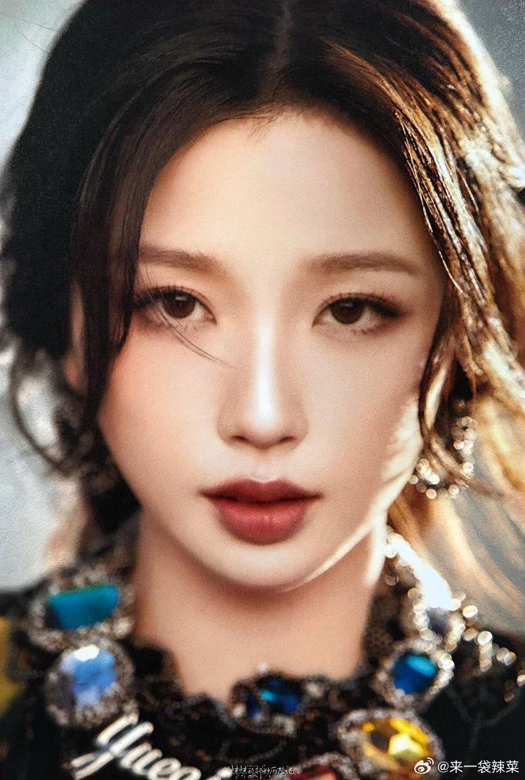 虞书欣专辑签售会虞书欣首张个人专辑《Spicy Honey》于2026年4月4日