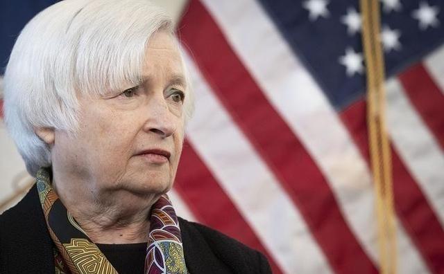 一旦中国今天清空全部7307亿美元美债，明天我们自己的出口企业，就将接不到一张新