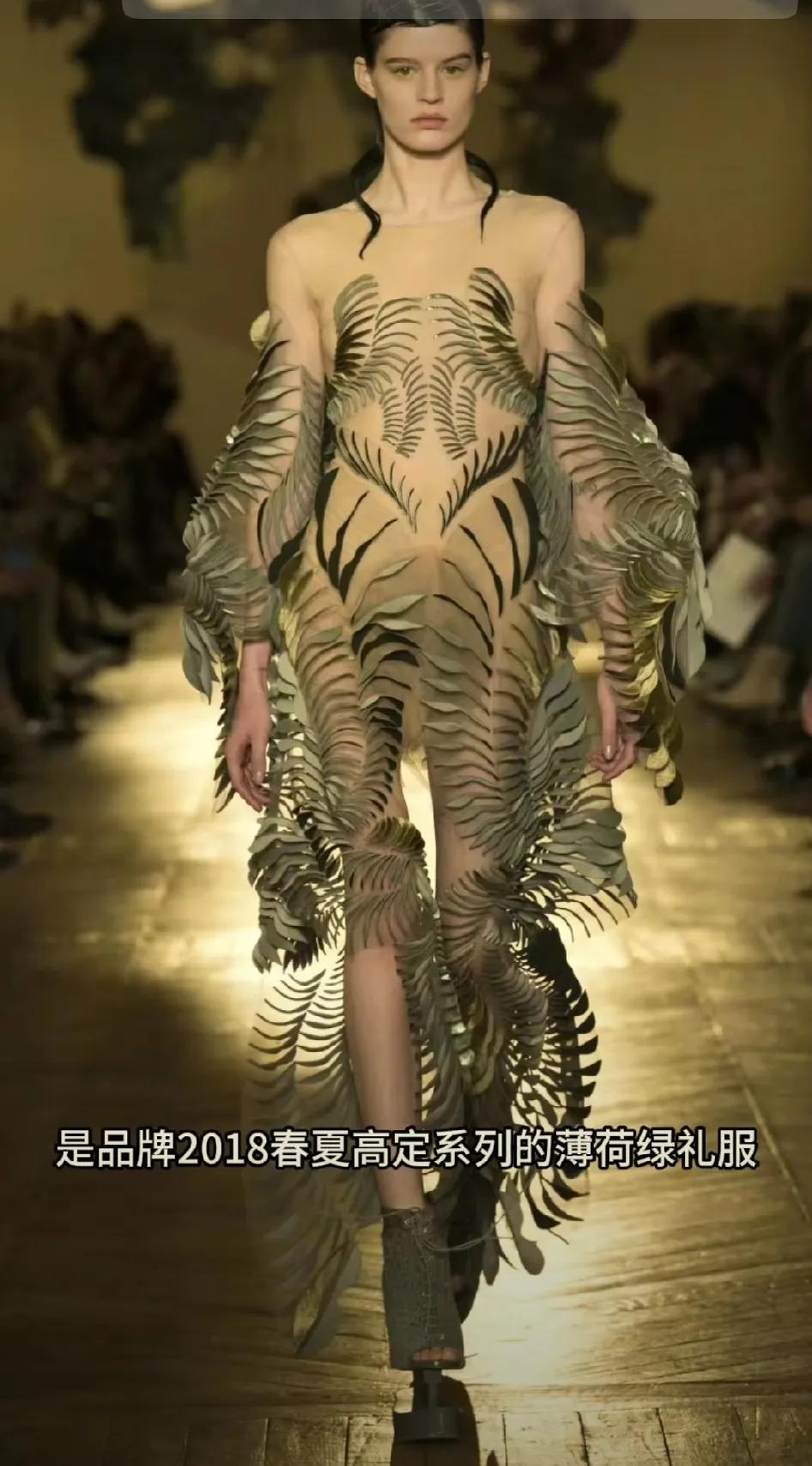 果然衣服的完成度是看脸的！

Angelababy生动的诠释 了“时尚完成度看脸