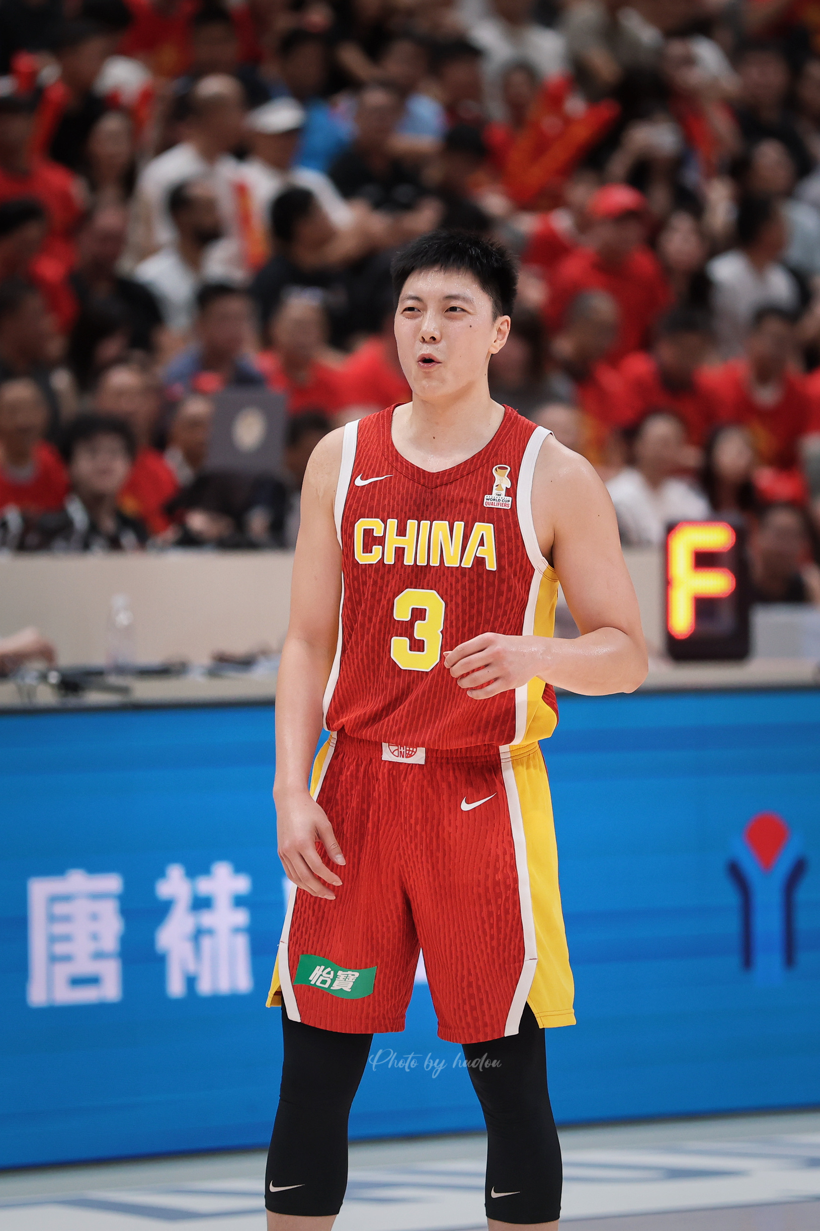 表情太丰富了[并不简单]photobyhudou中国男篮胡明轩 ​​​