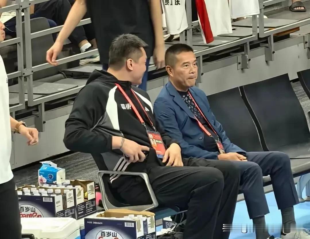 广东男篮休赛期在转会市场为何销声匿迹，说到底是陈老板打法变了，现如今广东男篮策略