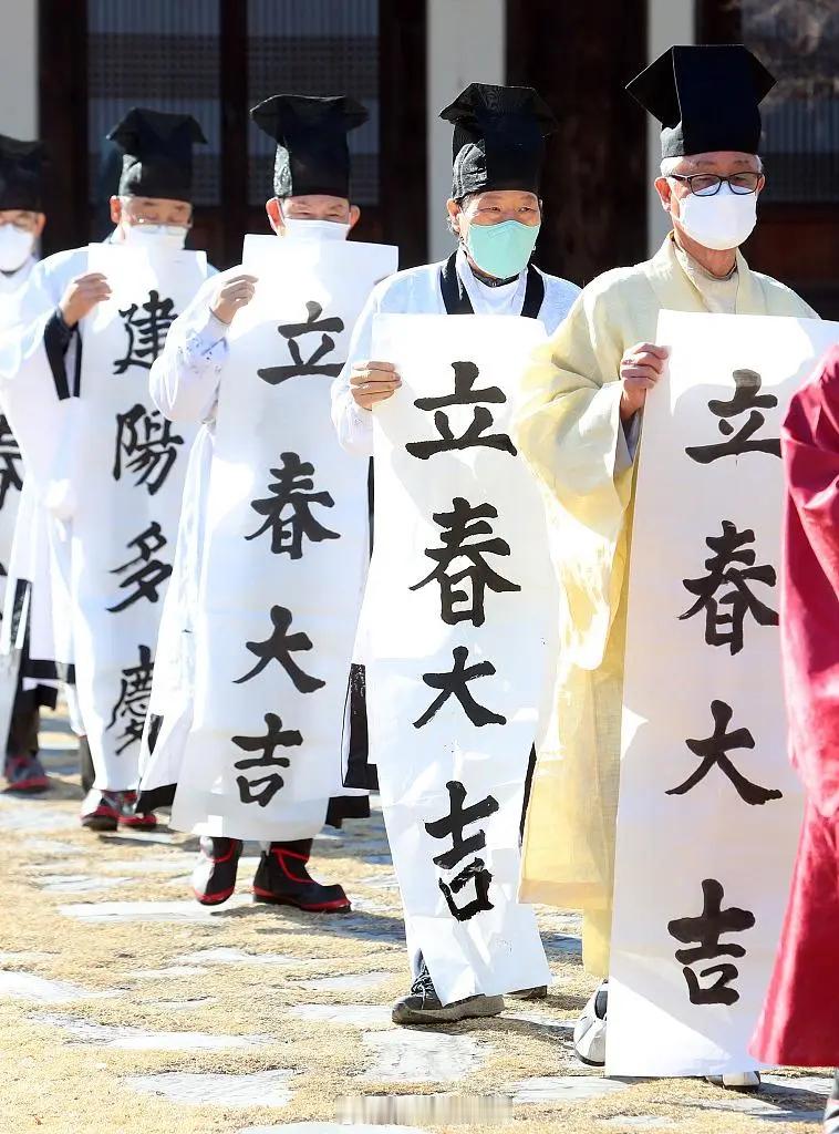 韩国铆足劲吸引中国游客 去韩国干嘛？吃的没有延吉好吃，叫我过去看满大街贴