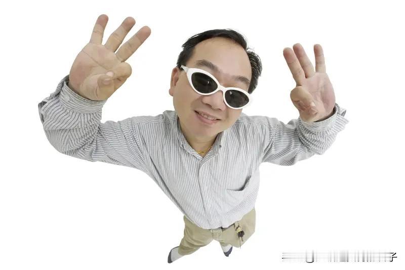 台62岁男子病逝遭88岁父亲弃尸河道 2月22日，台湾桃园埔心溪的一具浮尸引发关