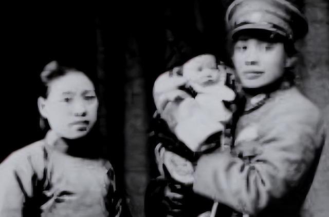 1949年新中国成立后，汤恩伯的原配妻子马阿谦向当地政府求助：“请政府帮忙给汤恩