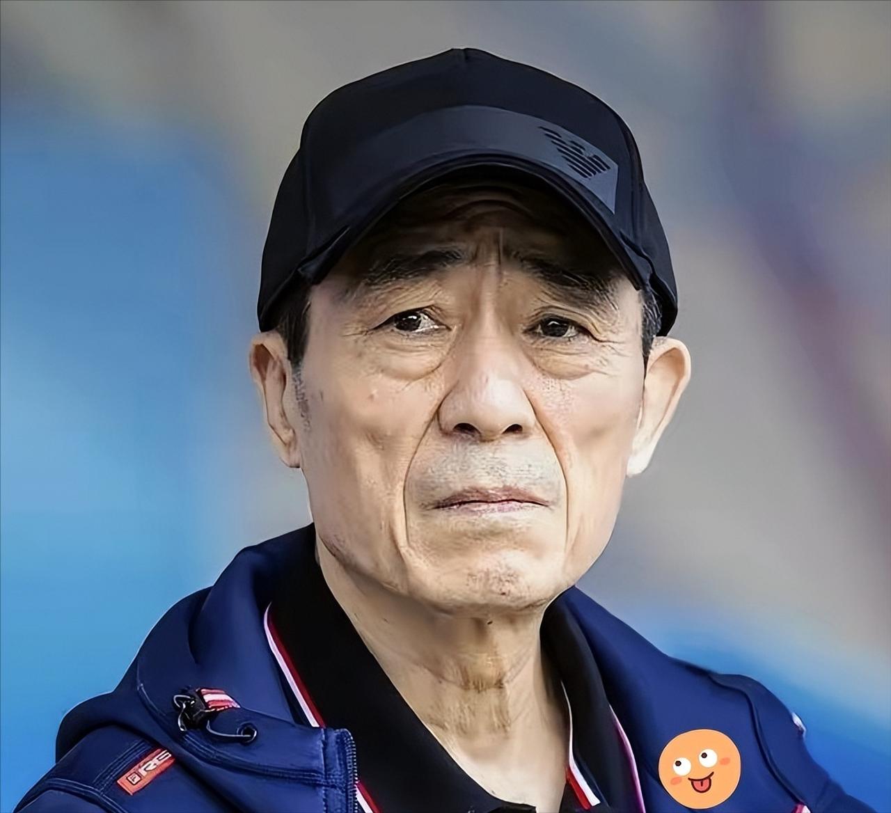 3月22日深夜，国师级导演张艺谋，连夜冲上了热搜。原因是这位大导演居然被扒出在公