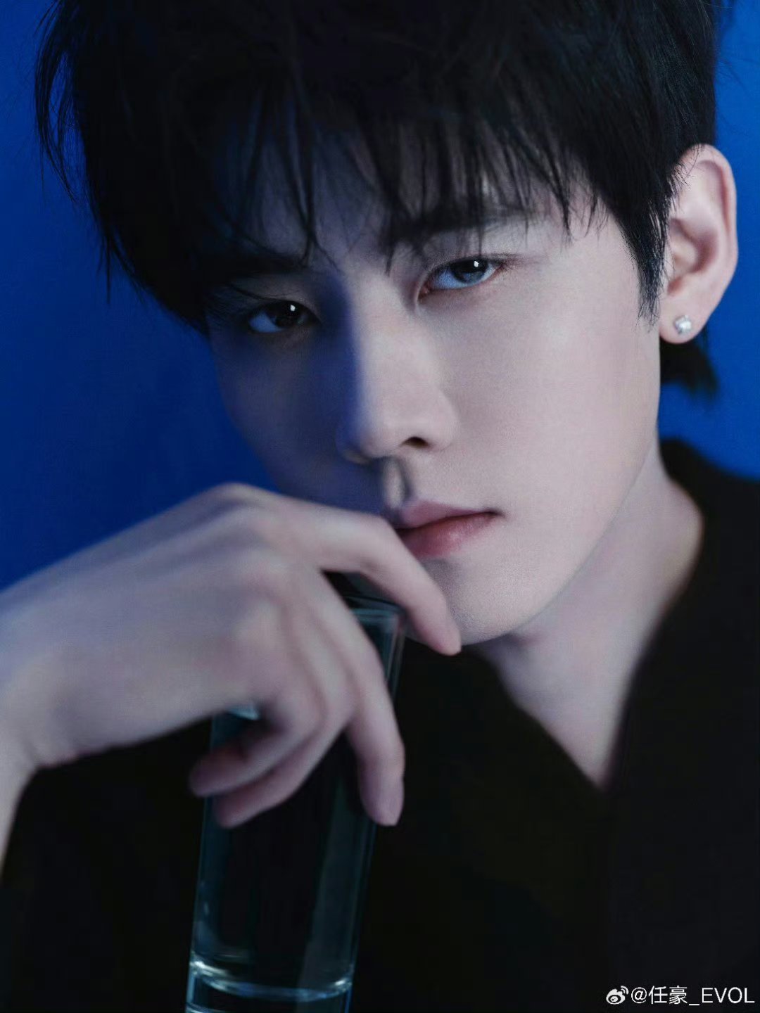 男主张凌赫这次悬了，《逐玉》剧组给他配的不是男二男三，是来“围剿”他的。任豪演的