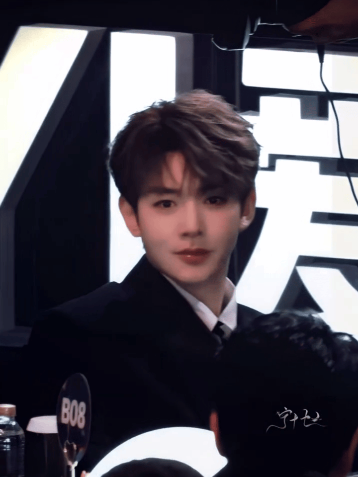 邓为哥哥与西装的适配度💯，好帅啊！｜邓为