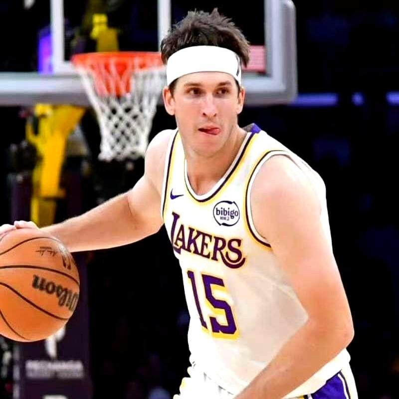 布克右侧腹股沟拉伤本场比赛不会回归。

这一情况出现在湖人和太阳的比赛中，半场湖