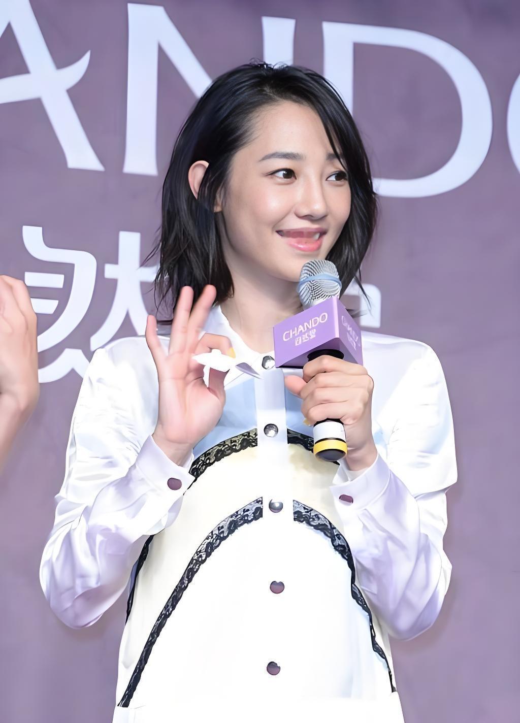 2025年11月3日，白百何在东京电影节期间发文“还能这么操作……”，引发对奖项