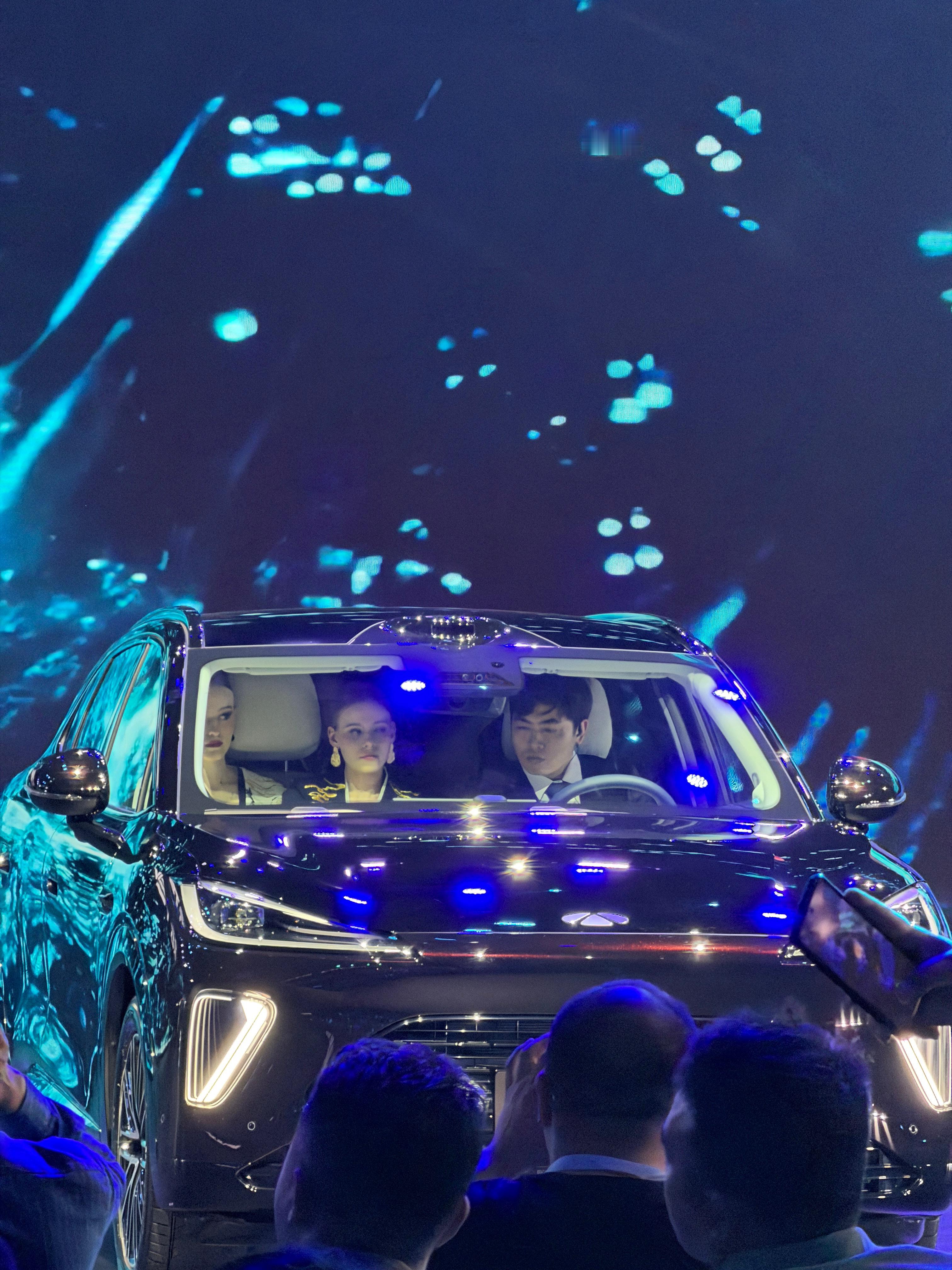 参加了风云T9L发布会 现场的氛围感很好呀 作为一个老家四川的女孩来说重庆的饭简