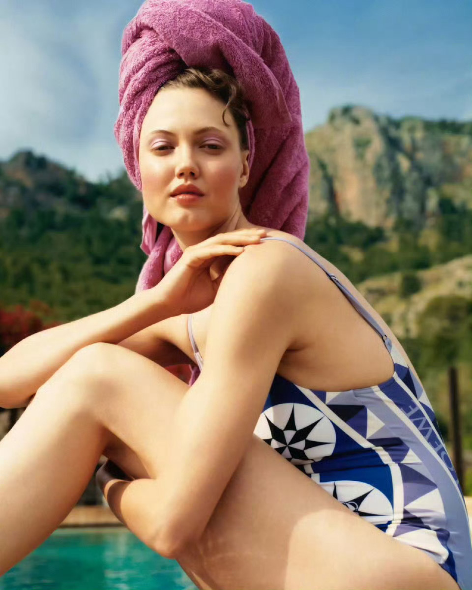 “猪妹”Lindsey WixsonUK Grazia Summer 2025 