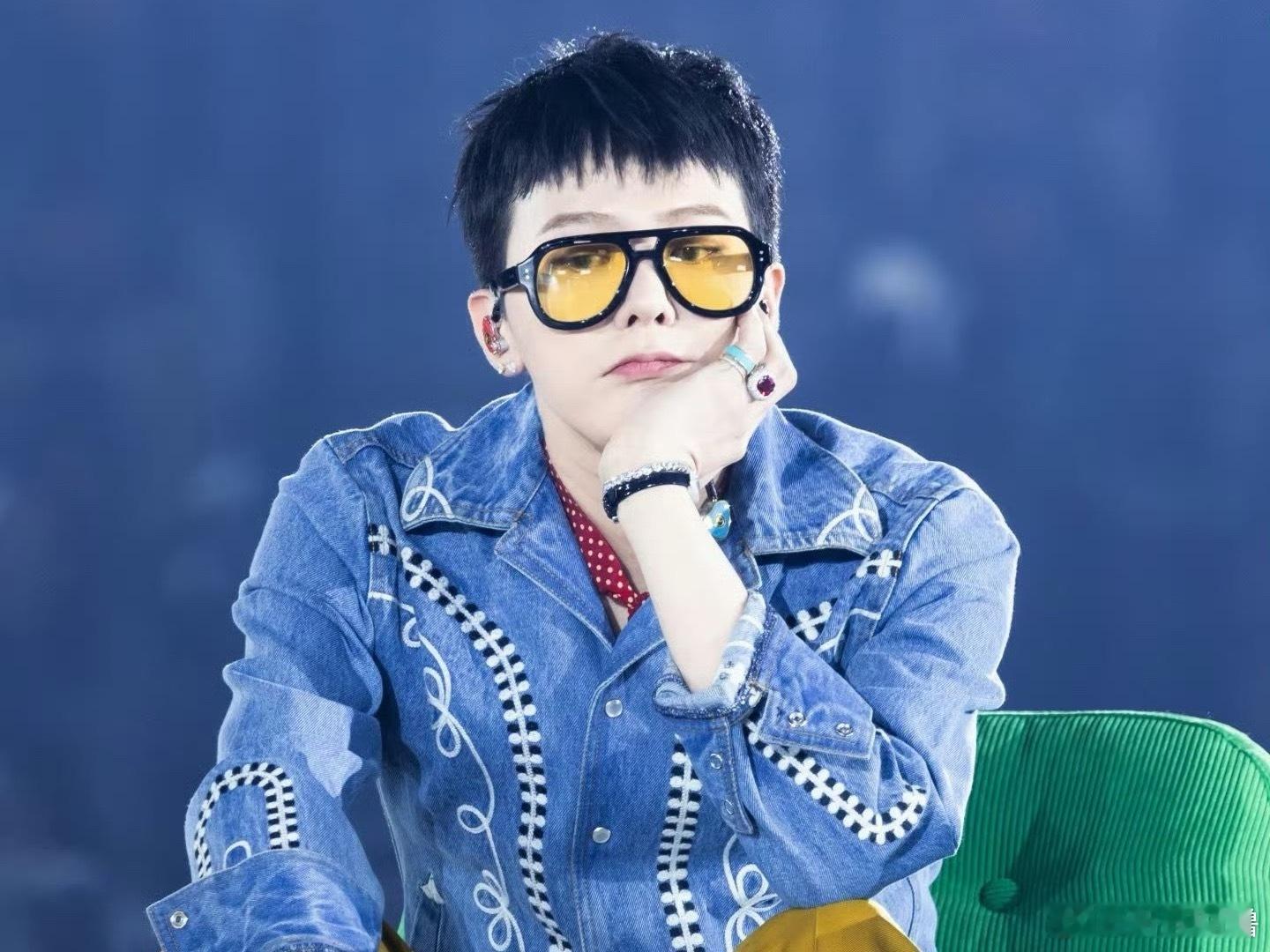 世界的参差，真的很真实豪弟打篮球的小伙伴，市里读六年级，以前每周回来一起打乒乓球