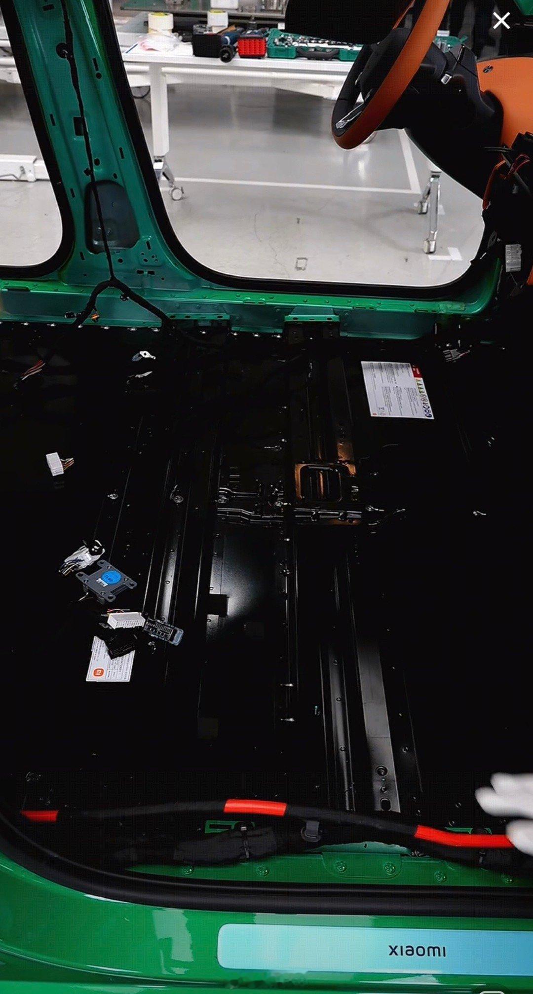 雷总调侃“大家特别关心小米汽车有没有底盘”，短视频那边，看到小黑子刷不了屏，不喜