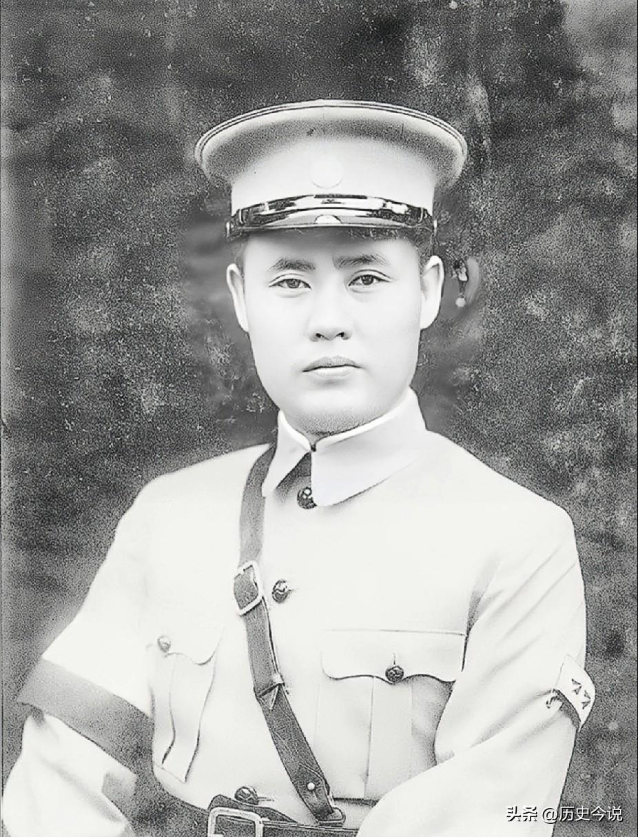 我将围绕1949年北平和平解放前夕的历史背景，紧扣傅作义的绝境困境、蒋介石的最后