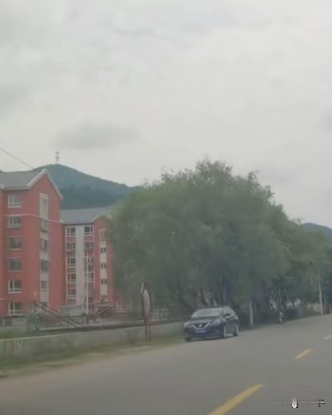 原创随手拍之（2837）
辽宁省桓仁满族自治县二棚甸子镇。
位于桓仁县城东部，东