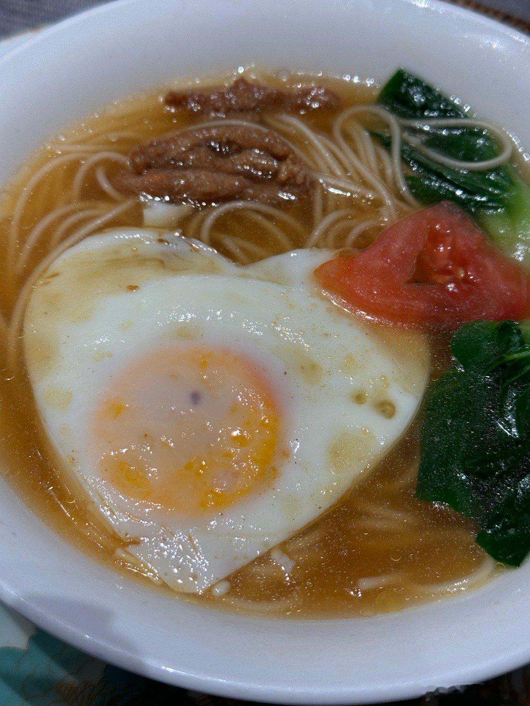 11月是我家的生日月，一大小两个天蝎过生日，合并过、分开过，过了好几轮。我家四口