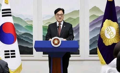 韩国国会议长禹元植5日启程对中国进行正式访问，为期五天。
崔相穆近期任命了11位